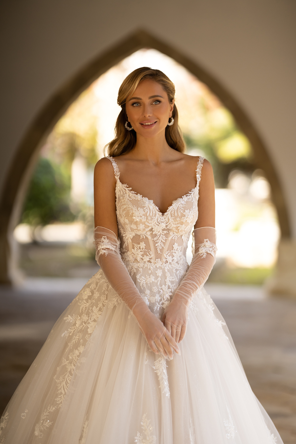 Mia Bella 8294 i Ball Gown snit fra Monica Loretti - Billede 4