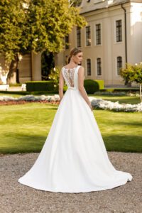 Brudekjolen 1086 i Ball Gown snit fra Monica Loretti - Billede 2