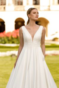 Brudekjolen 1086 i Ball Gown snit fra Monica Loretti - Billede 3