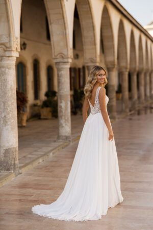 6432 i A-Line snit fra Monica Loretti