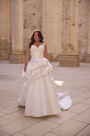 Helen 63001 i Ball Gown snit fra Veni Infantino