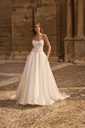 Hailey 63005 i Ball Gown snit fra Veni Infantino