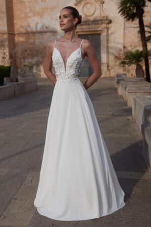 Amalia i A-Line snit fra Bianco Evento