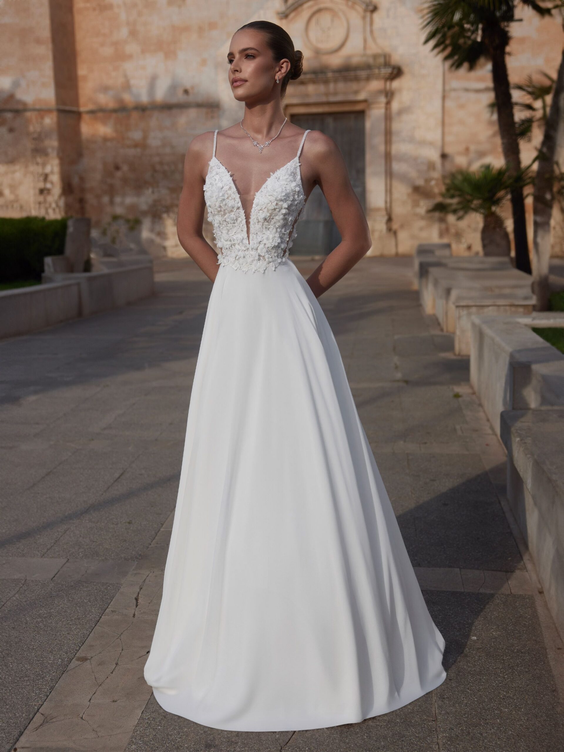 Amalia i A-Line snit fra Bianco Evento