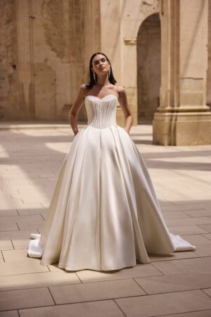 Harriet 63023 i Ball Gown snit fra Veni Infantino