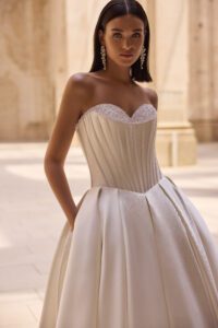 Brudekjolen 63023 i Ball Gown snit fra Veni Infantino - Billede 3