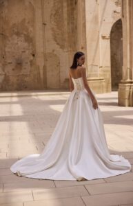 Brudekjolen 63023 i Ball Gown snit fra Veni Infantino - Billede 2