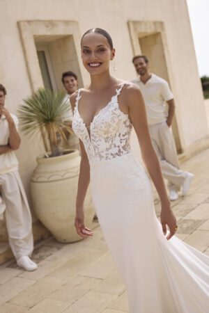 Gaelle i Fit & Flare snit fra Modeca