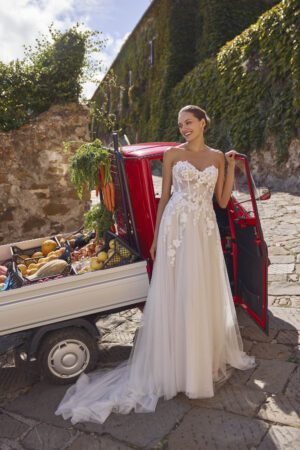 Geralyn i A-Line snit fra Modeca