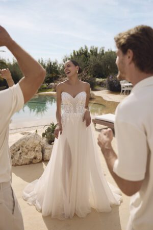 Gerdien i A-Line snit fra Modeca