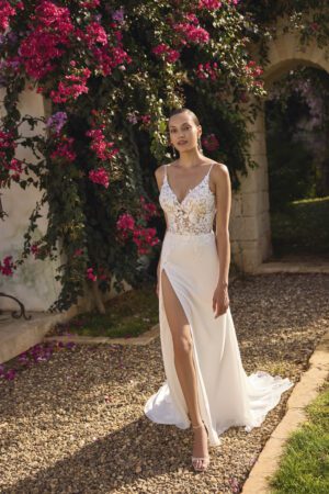 Glamour i A-Line snit fra Modeca