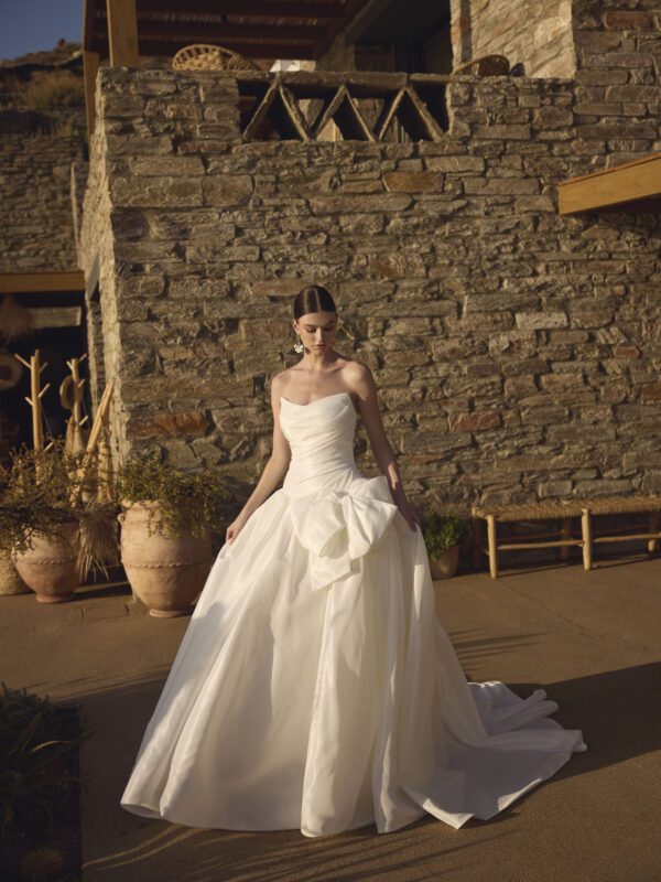 Brudekjolen Hortense i Ball Gown snit fra Le Papillion