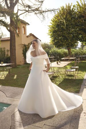 Jolie i Ball Gown snit fra Modeca