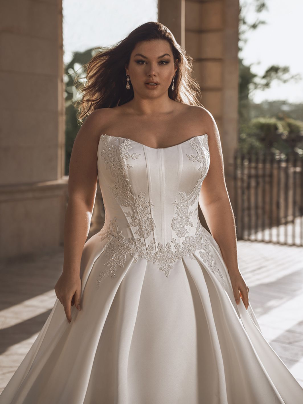 Geneva i Ball Gown snit fra Portrait - Billede 3