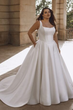 Torvi i Ball Gown snit fra Portrait