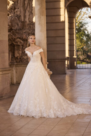 Hosana 63111 i Ball Gown snit fra Veni Infantino