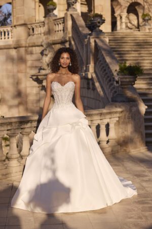 Hikaru 63134 i Ball Gown snit fra Veni Infantino