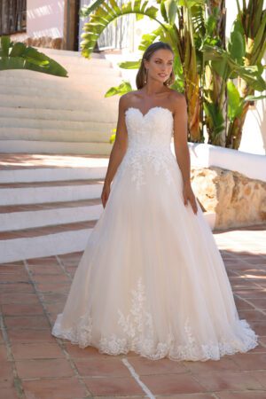 Anna i Ball Gown snit fra Azuree