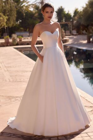 Daria i Ball Gown snit fra Biancon Evento