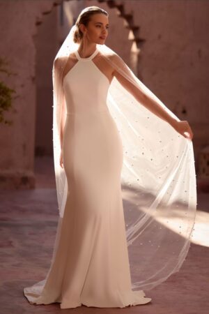 Katris i Fit & Flare snit fra Bianco Evento