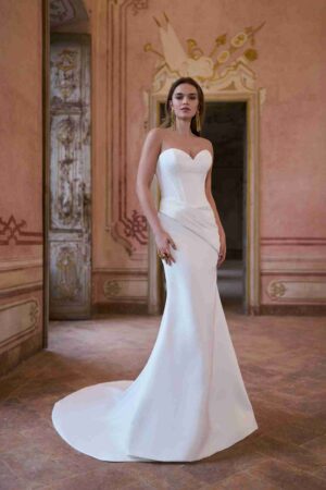 Nathalie i Fit & Flare snit fra Herve Paris