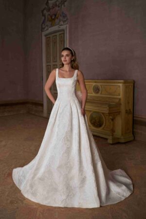 Neela i A-Line snit fra Herve Paris