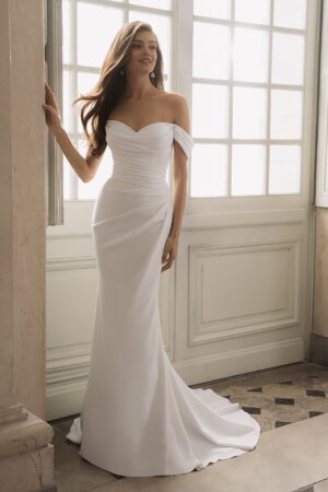 Fatima i Fit & Flare snit fra Etoile