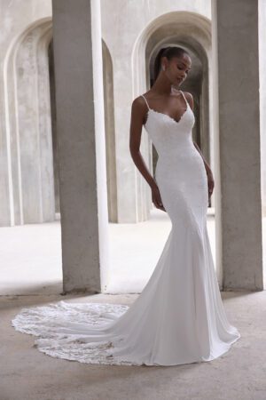 Amaris 2986 i Fit & Flare snit fra Mori Lee