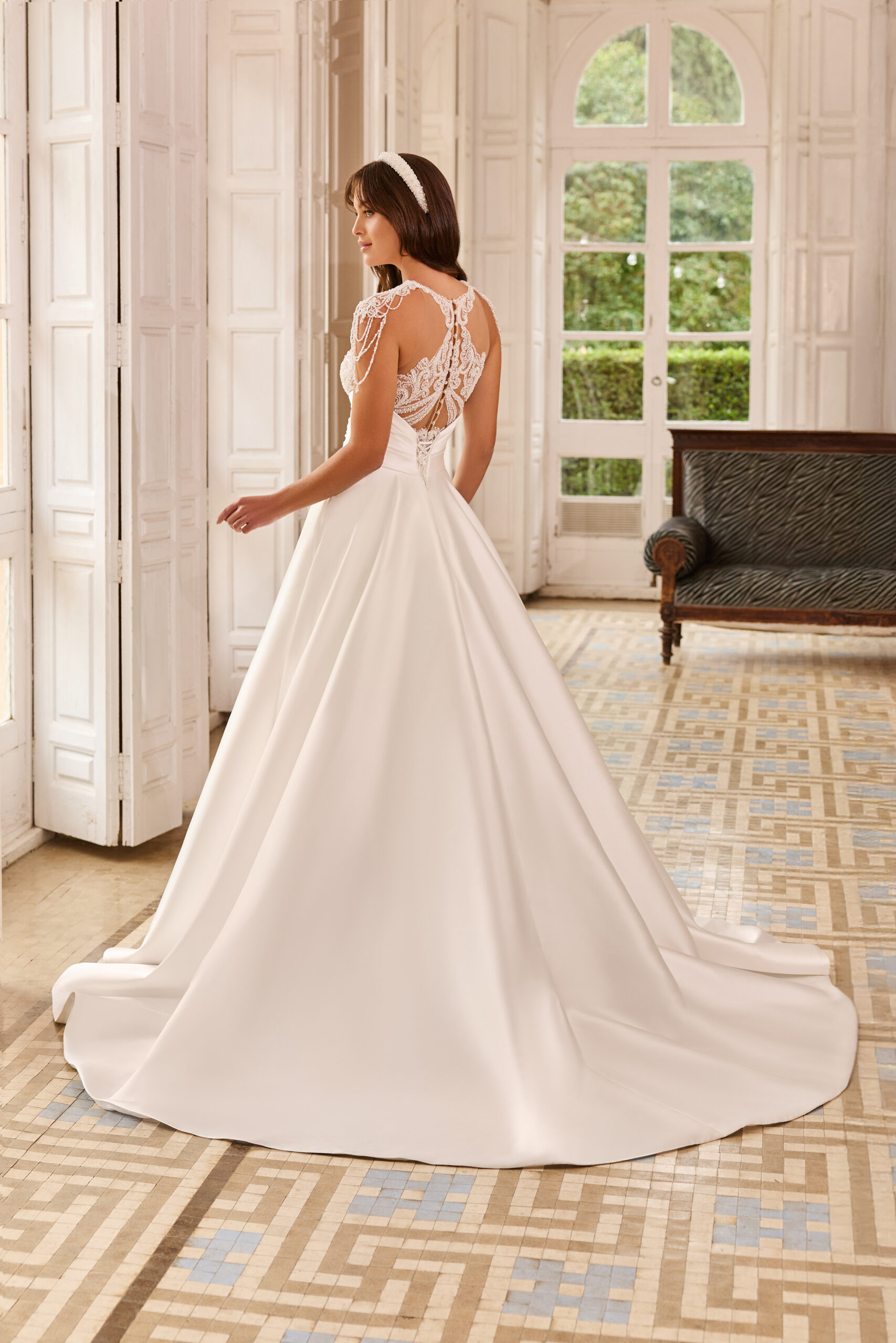 8372 i Fit & Flare og Ball Gown snit fra Monica Loretti - Billede 2