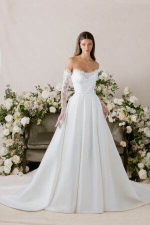 1010001 i Ball Gown snit fra Mori Lee