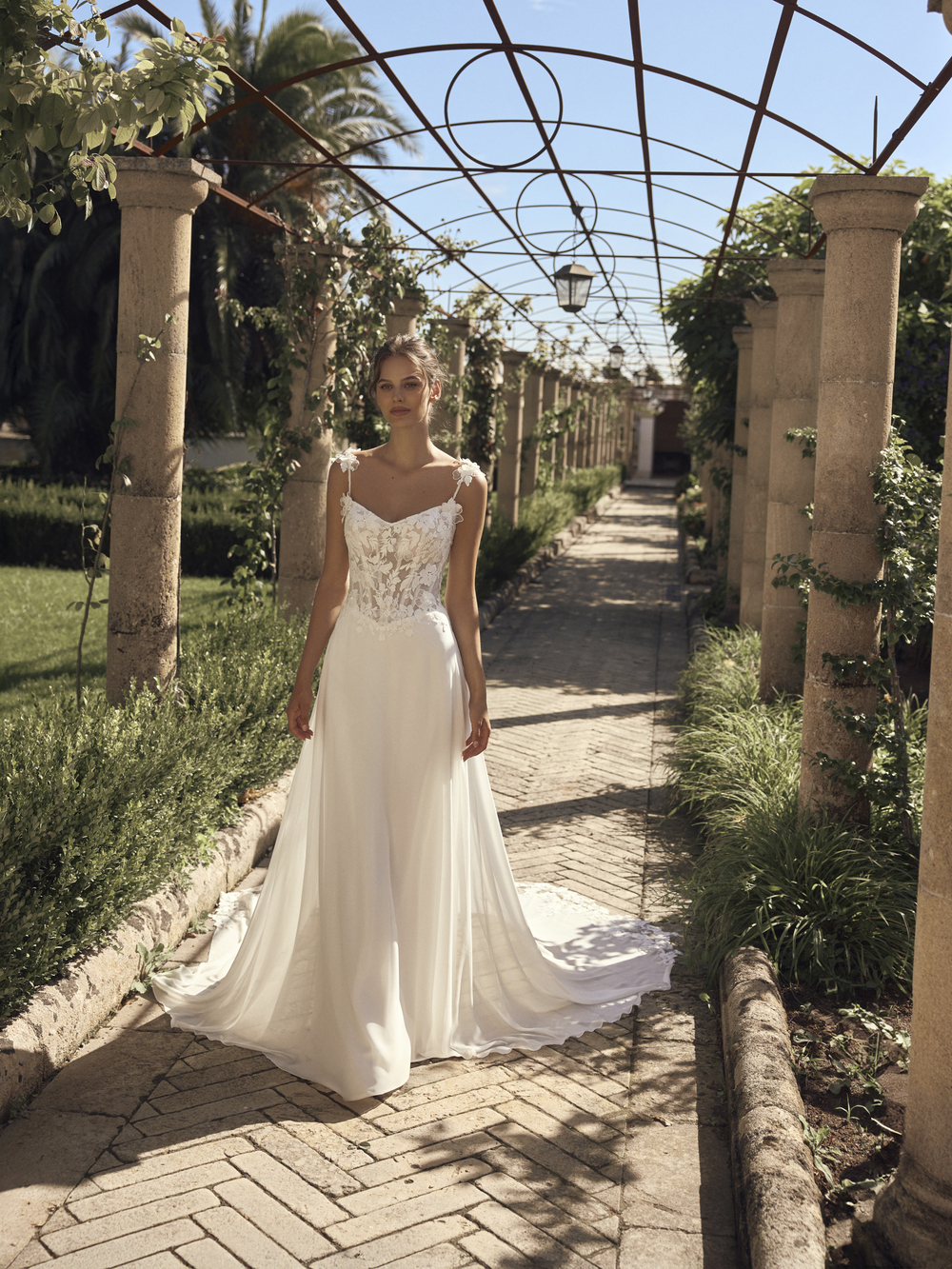 Malena i A-Line snit fra Modeca