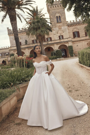 Melindra i Ball Gown snit fra Modeca