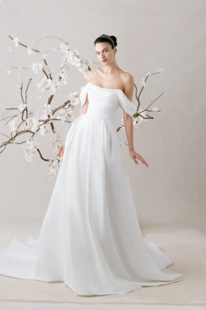 Mirela brudekjole fra Mori Lee set forfra i hel figur
