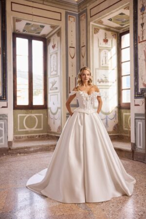 Veni Infantino 63306 Abriana Ball Gown brudekjole set forfra i hel figur