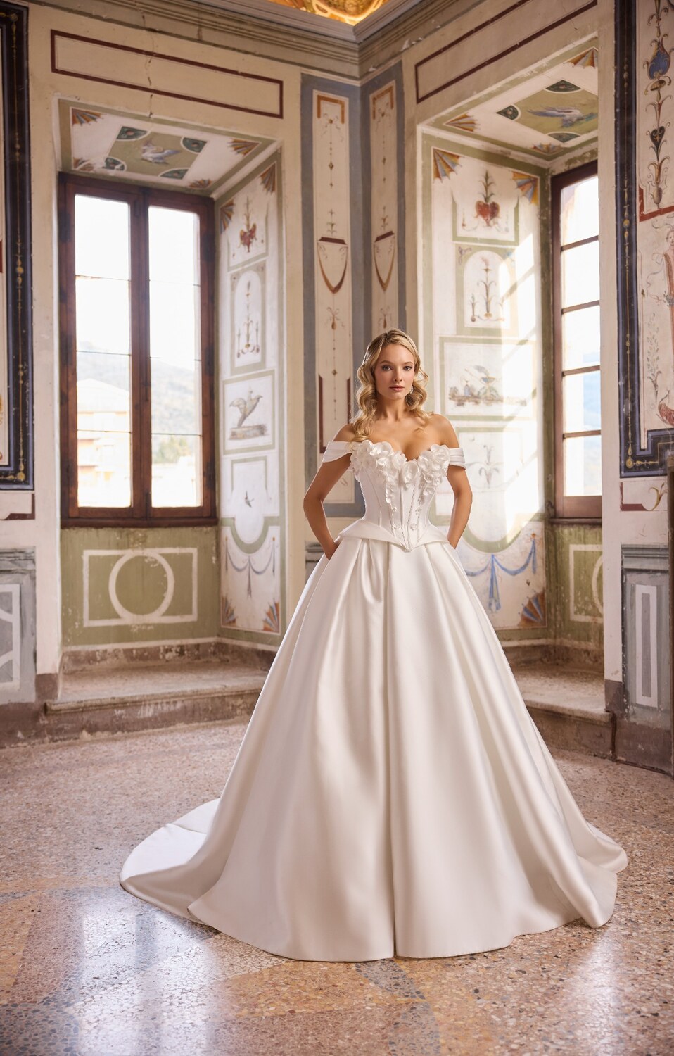 Veni Infantino 63306 Abriana Ball Gown brudekjole set forfra i hel figur