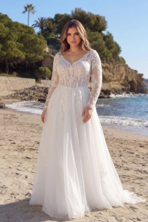 Florentina A-Line brudekjole fra Azure set forfra i fuld figur