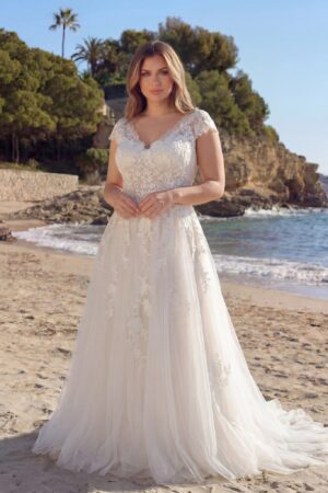 Flower A-Line brudekjole fra Azure set forfra i fuld figur