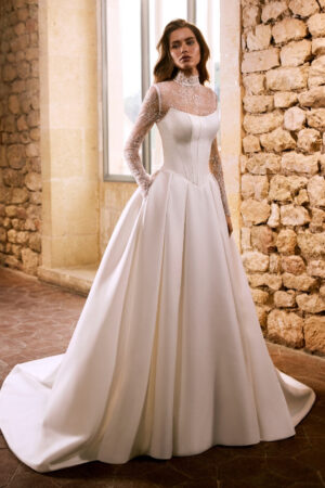 Etoile Gabriella Ball Gown brudekjole set forfra i hel figur