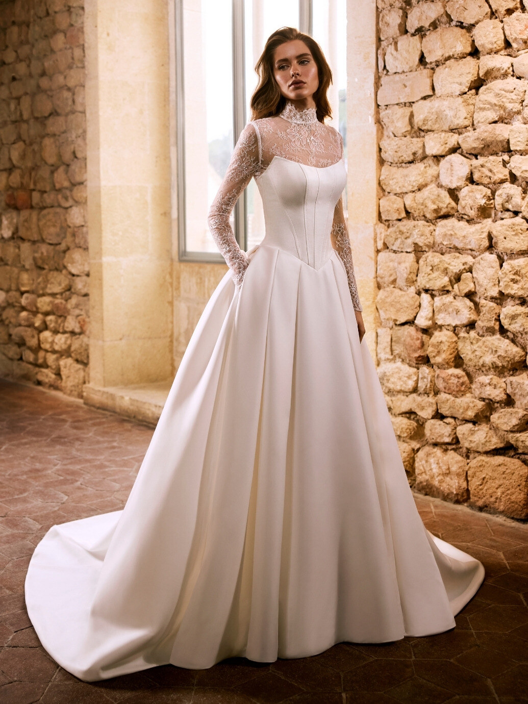 Etoile Gabriella Ball Gown brudekjole set forfra i hel figur