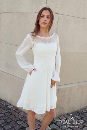 Harmony konfirmationskjole fra Real Silk set forfra