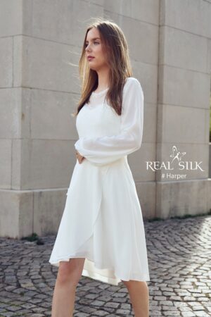 Harper konfirmationskjole fra Real Silk set forfra