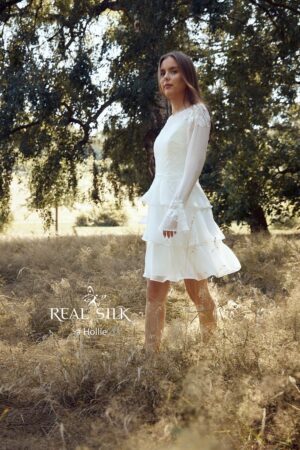 Hollie konfirmationskjole fra Real Silk set forfra