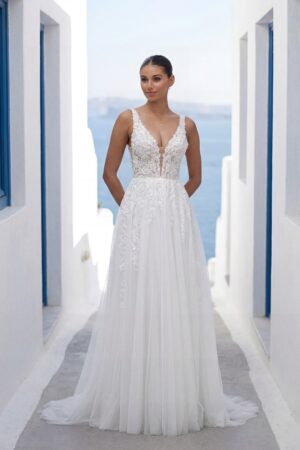 1010096 True A-Line brudekjole fra Mori Lee – helfigur forfra